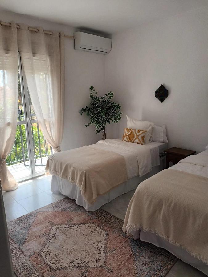 Nueva Nerja Pueblo Andaluz Casa Graftonヴィラ エクステリア 写真