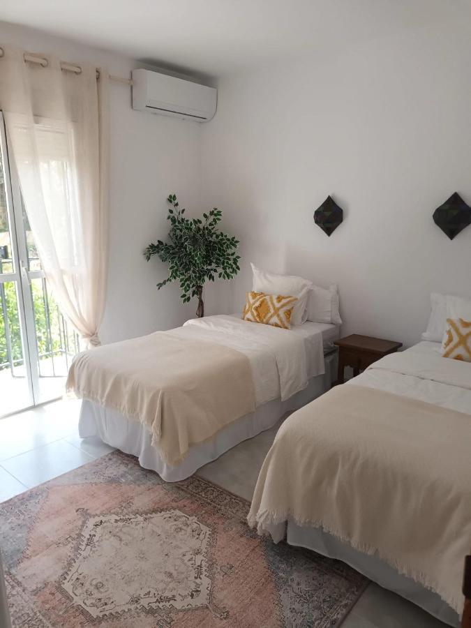 Nueva Nerja Pueblo Andaluz Casa Graftonヴィラ エクステリア 写真